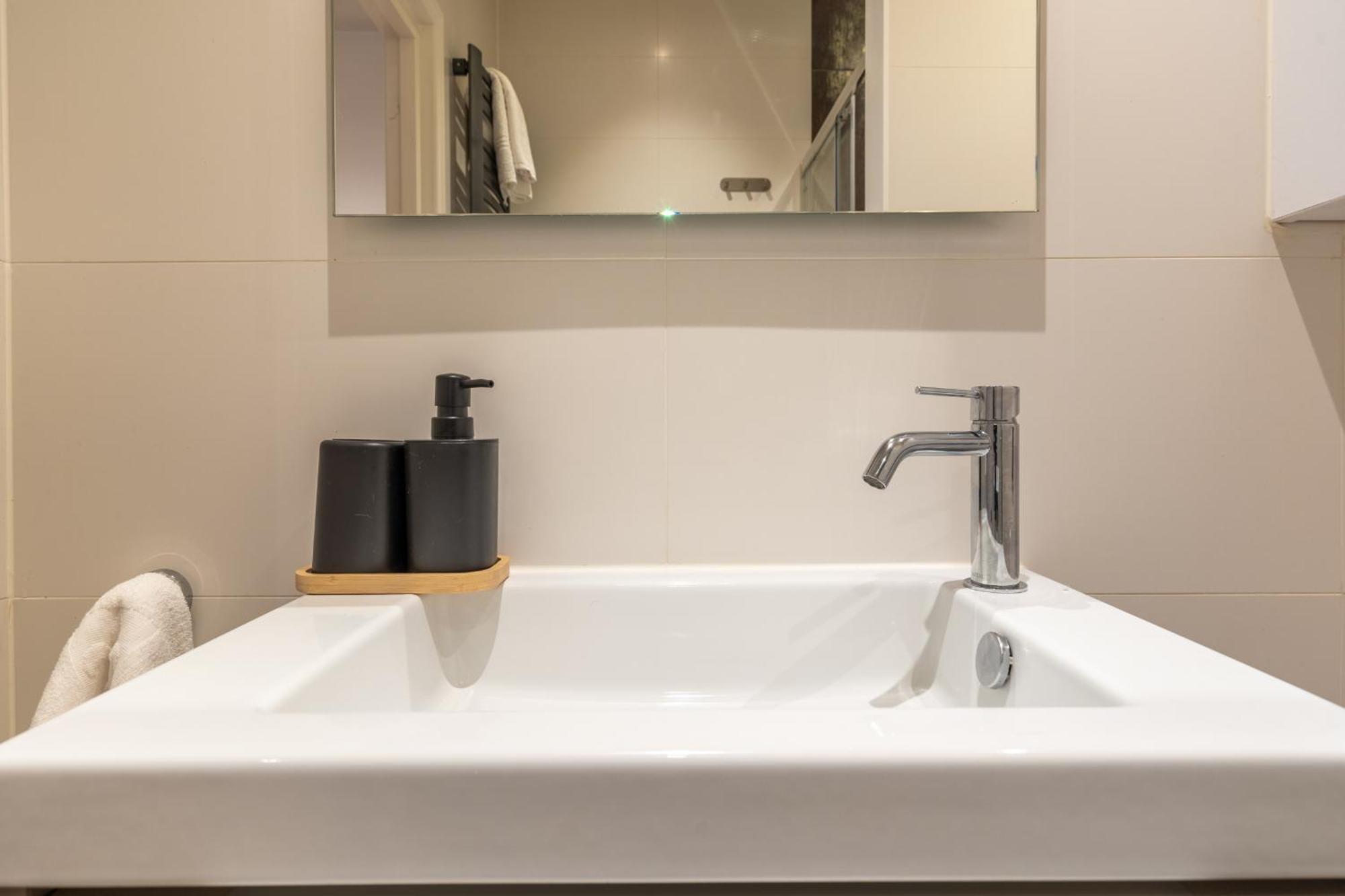 Stylish Studio In The Heart Of Breda City Center Екстериор снимка